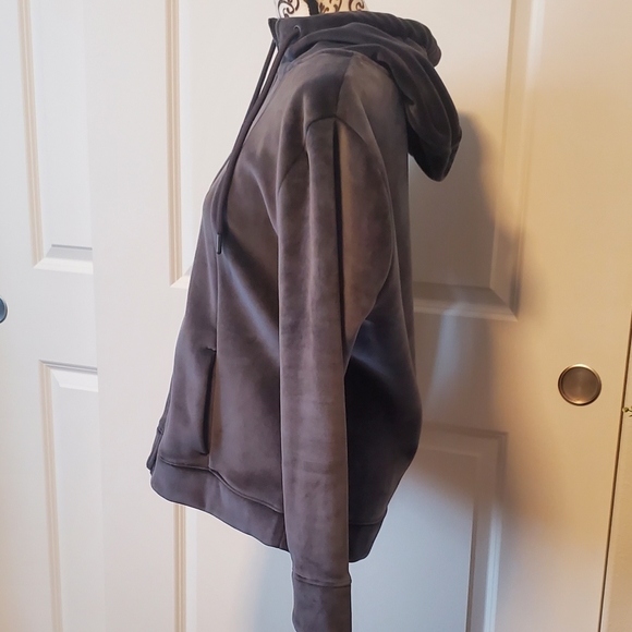 Time and Tru Cozy Soft Velvet Jacket - Picture 7 of 15